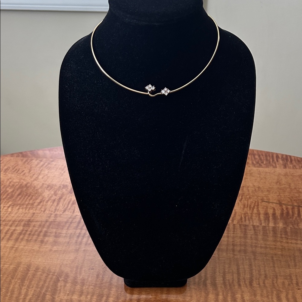 Chic Gold Necklace with Silver Detailing